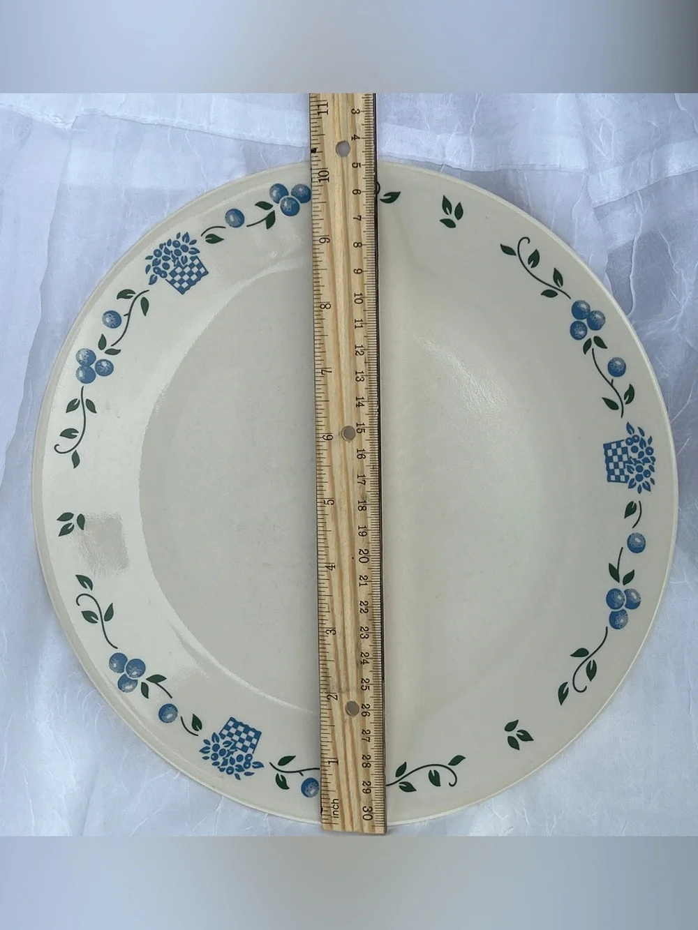 2 Corelle Blueberry Bouquet Dinner Plates